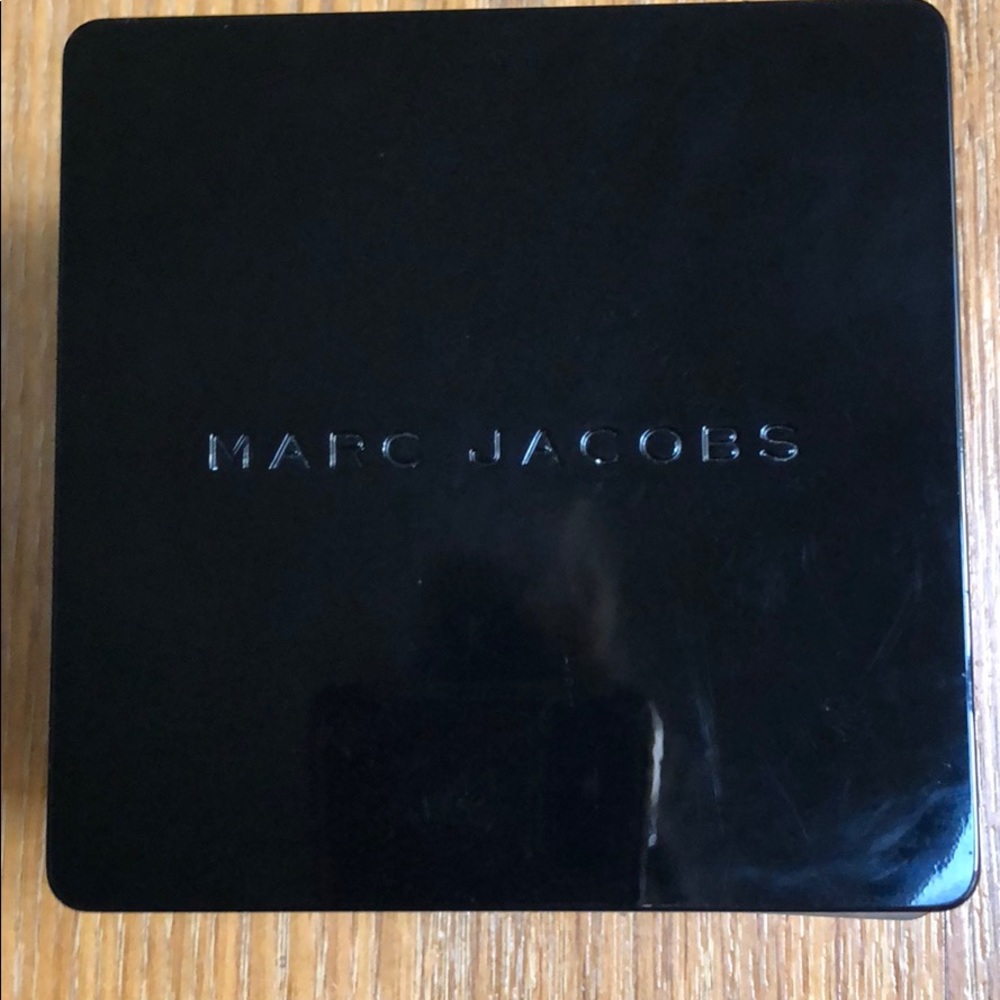 NWOT.Yummy!!’ Shimmering Body Powder!! Marc Jacobs